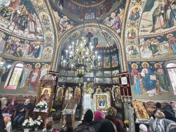 Procesiune religioasă pe străzile din Ițcani, de Mihail și Gavriil, la hramul parohiei „Sf. Arhangheli”