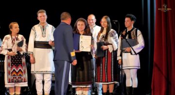 O elevă a Colegiului Militar Câmpulung câștigă Marele Trofeu la un festival de folclor de la Alba Iulia