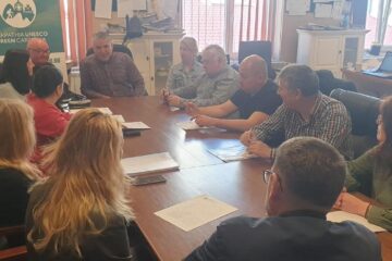 Peste 530 de echipamente achiziționate cu bani europeni au început să fie livrate unităților de învățământ din Siret