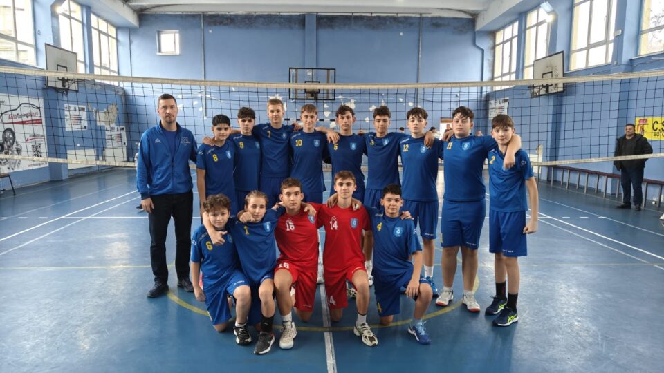 Juniorii mici de la LPS Suceava au câștigat toate partidele turneului de la Botoșani