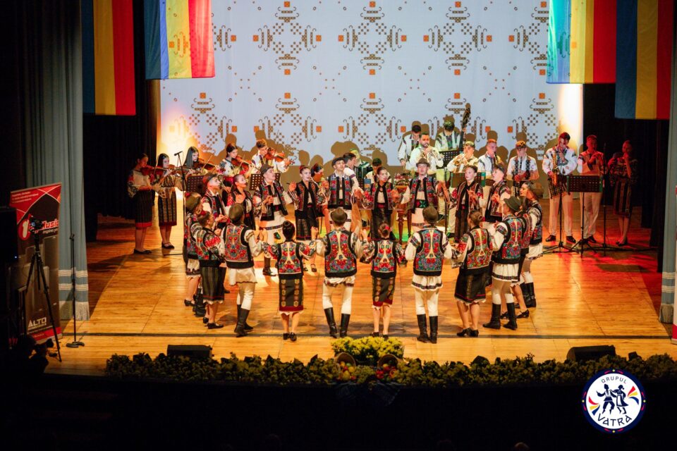 Ansamblul „Plaiurile Dornelor” – Ambasador al tradițiilor bucovinene în Italia