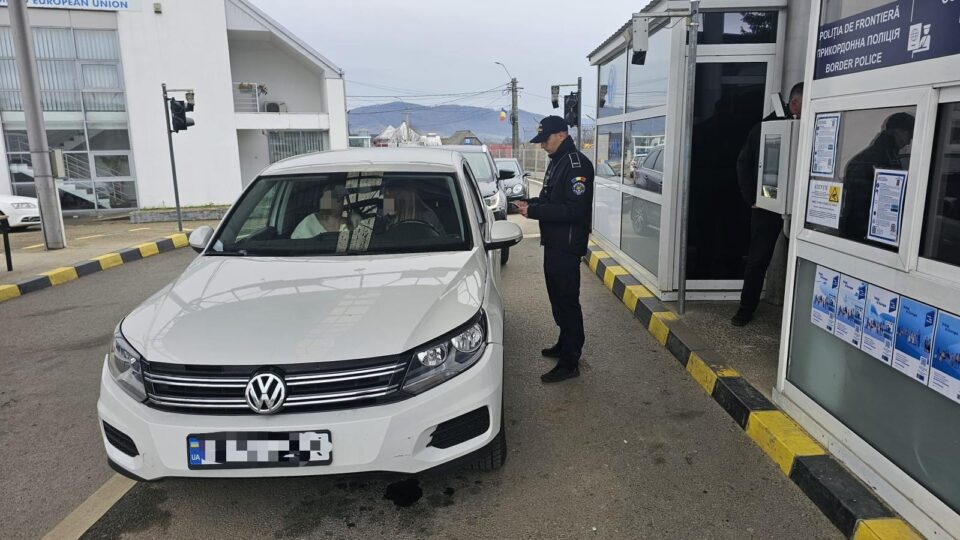 Ștampila pe pașaport pentru cetățenii non-UE care intră sau ies din județ prin PTF Vicovu de Sus și pe la aeroportul Salcea va deveni istorie