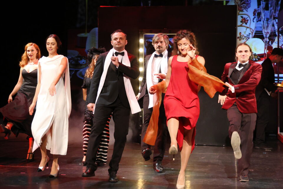 Teatrul sucevean, invitat cu ”Cabaretul cuvintelor” la Festivalul Internațional de Teatru „Liviu Ciulei” Teatrul sucevean, invitat cu ”Cabaretul cuvintelor” la Festivalul Internațional de Teatru „Liviu Ciulei”