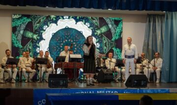 O elevă a Colegiului Militar Câmpulung câștigă Marele Trofeu la un festival de folclor de la Alba Iulia