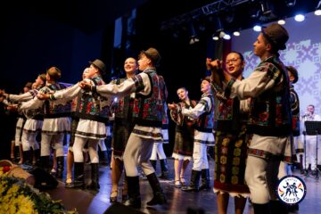 Ansamblul „Plaiurile Dornelor” – Ambasador al tradițiilor bucovinene în Italia