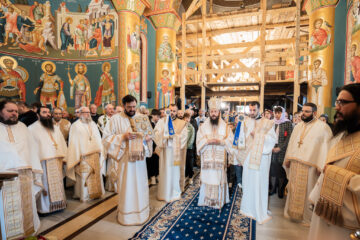 Binecuvântare arhierească la cel de-al doilea hram al parohiei sucevene Burdujeni-Gară, Sfântul Ierarh Nectarie de la Eghina