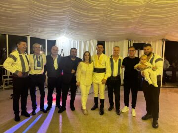 Dorul de casă al românilor din Diaspora, alinat de muzica Tarafului Florin Mucea și de vocile artiștilor îndrăgiți din țară