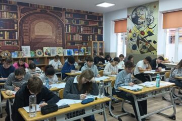 Aproape 300 de elevi la Gura Humorului, la Concursul „Memorialul David Hrimiuc”, dedicat pasionaților de matematică Aproape 300 de elevi la Gura Humorului, la Concursul „Memorialul David Hrimiuc”, dedicat pasionaților de matematică