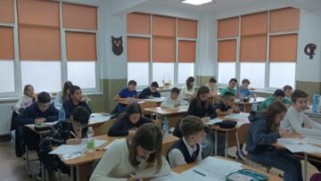 Aproape 300 de elevi la Gura Humorului, la Concursul „Memorialul David Hrimiuc”, dedicat pasionaților de matematică