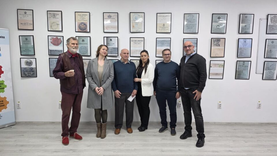 „Povești ascunse” în sigle, ștampile și sigilii vechi, la Galeria de Artă Zamca