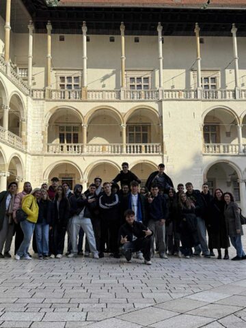 Elevii de la Colegiul „Vasile Lovinescu” Fălticeni, ambasadori ai implicării civice în Polonia