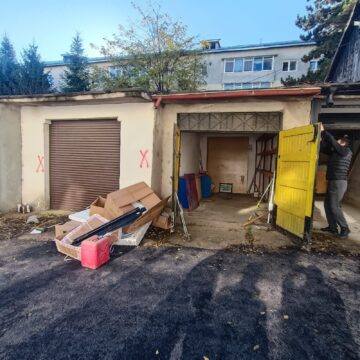 Demolare parțială de garaje pe strada Mărășești, unde acțiunea Primăriei Suceava a fost blocată de o ordonanță prezidențială