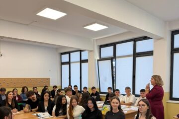 Liceul Teoretic „Iorgu Vârnav Liteanu” din Liteni, punte între tradiție și inovație la Cercul Pedagogic al profesorilor de Socio-Umane