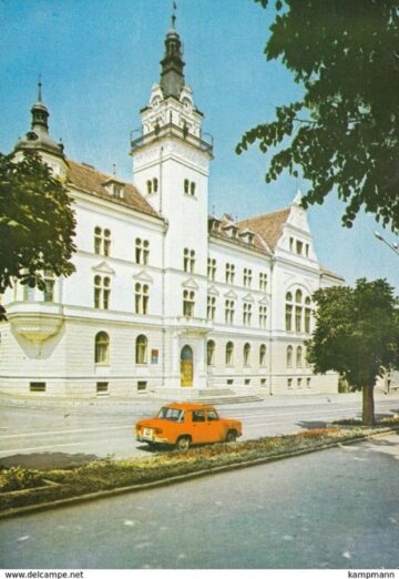 Ras de comuniști de pe turnul cu ceas, Sfântul Gheorghe și-a reluat locul pe fațada Palatului Administrativ din Suceava