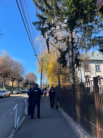 250 de elevi, găsiți în localuri, în miezul zilei, după o razie a Poliției la Fălticeni