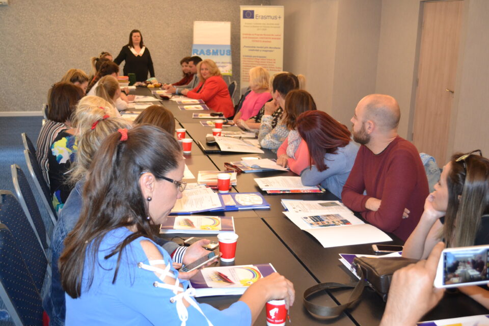 Declarațiile calomnioase făcute de ministrul David la adresa profesorilor, condamnate de sindicate