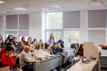 „La un ceai cu specialiștii”, un eveniment legat de incluziunea studenților și angajaților cu dizabilități din USV