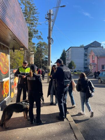 250 de elevi, găsiți în localuri, în miezul zilei, după o razie a Poliției la Fălticeni