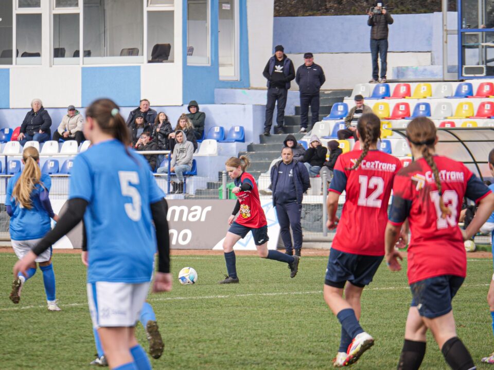 Fotbalistele de la CSU Suceava realizează scorul etapei și urcă în fotoliul de lider Fotbalistele de la CSU Suceava realizează scorul etapei și urcă în fotoliul de lider