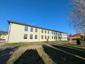 Primăria Vicovu de Sus a finalizat lucrările de reabilitare și modernizare a clădirii principale a Liceului Tehnologic „Ion Nistor”