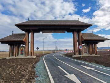 „Poarta Raiului” există și se află la intrarea în comuna Horodnic de Sus