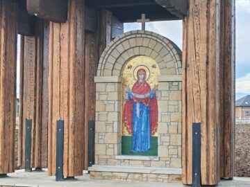 „Poarta Raiului” există și se află la intrarea în comuna Horodnic de Sus