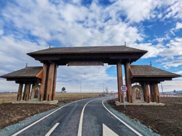 „Poarta Raiului” există și se află la intrarea în comuna Horodnic de Sus