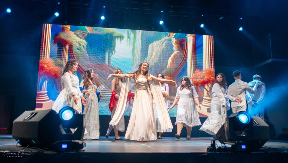 Balul Bobocilor: Cupluri de legendă  la Colegiul „Alexandru cel Bun” Gura Humorului