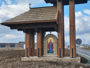 „Poarta Raiului” există și se află la intrarea în comuna Horodnic de Sus