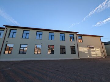 Primăria Vicovu de Sus a finalizat lucrările de reabilitare și modernizare a clădirii principale a Liceului Tehnologic „Ion Nistor”