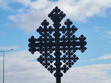 „Poarta Raiului” există și se află la intrarea în comuna Horodnic de Sus