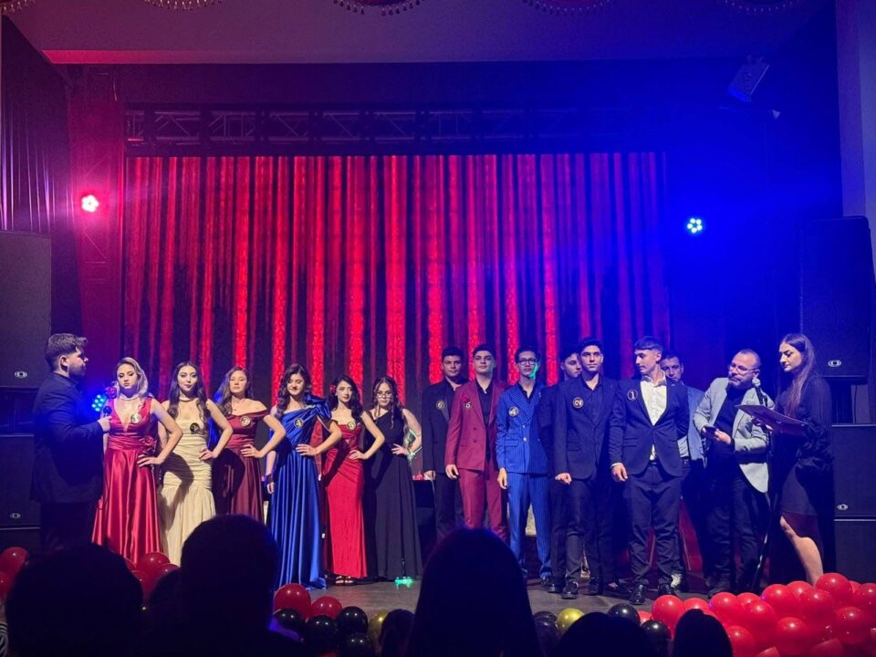 O seară magică pe malurile Bosforului, la Balul Bobocilor Liceului „Oltea Doamna” Dolhasca O seară magică pe malurile Bosforului, la Balul Bobocilor Liceului „Oltea Doamna” Dolhasca