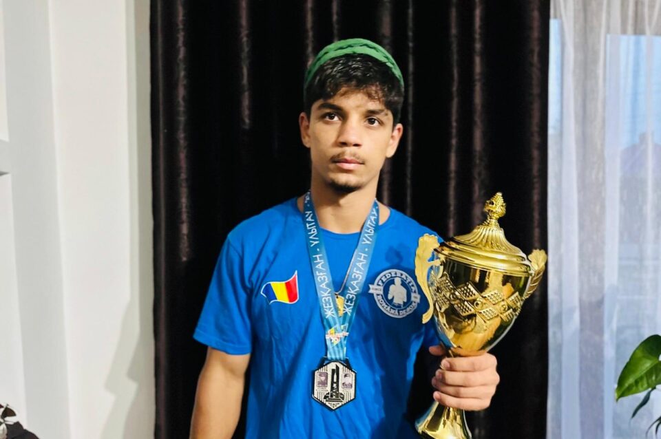 Ștefan Băcilă a cucerit medalia de argint la Naționalele de Tineret Ștefan Băcilă a cucerit medalia de argint la Naționalele de Tineret