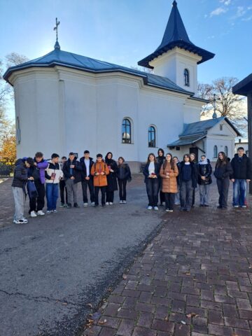 „Ora de Biblie” 2025: Liceul Teoretic „Iorgu Vârnav Liteanu” din Liteni, alături de cei peste 7.500 de elevi care au citit integral Scriptura într-o oră