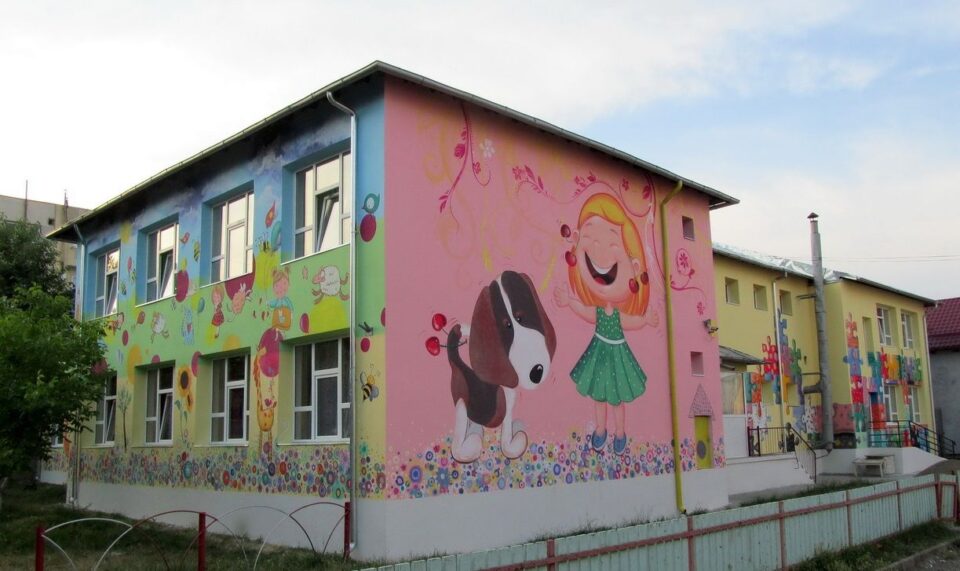 Grădinița „Dumbrava Minunată” din Fălticeni, selectată în Programul național „Clubul Familiei” Grădinița „Dumbrava Minunată” din Fălticeni, selectată în Programul național „Clubul Familiei”