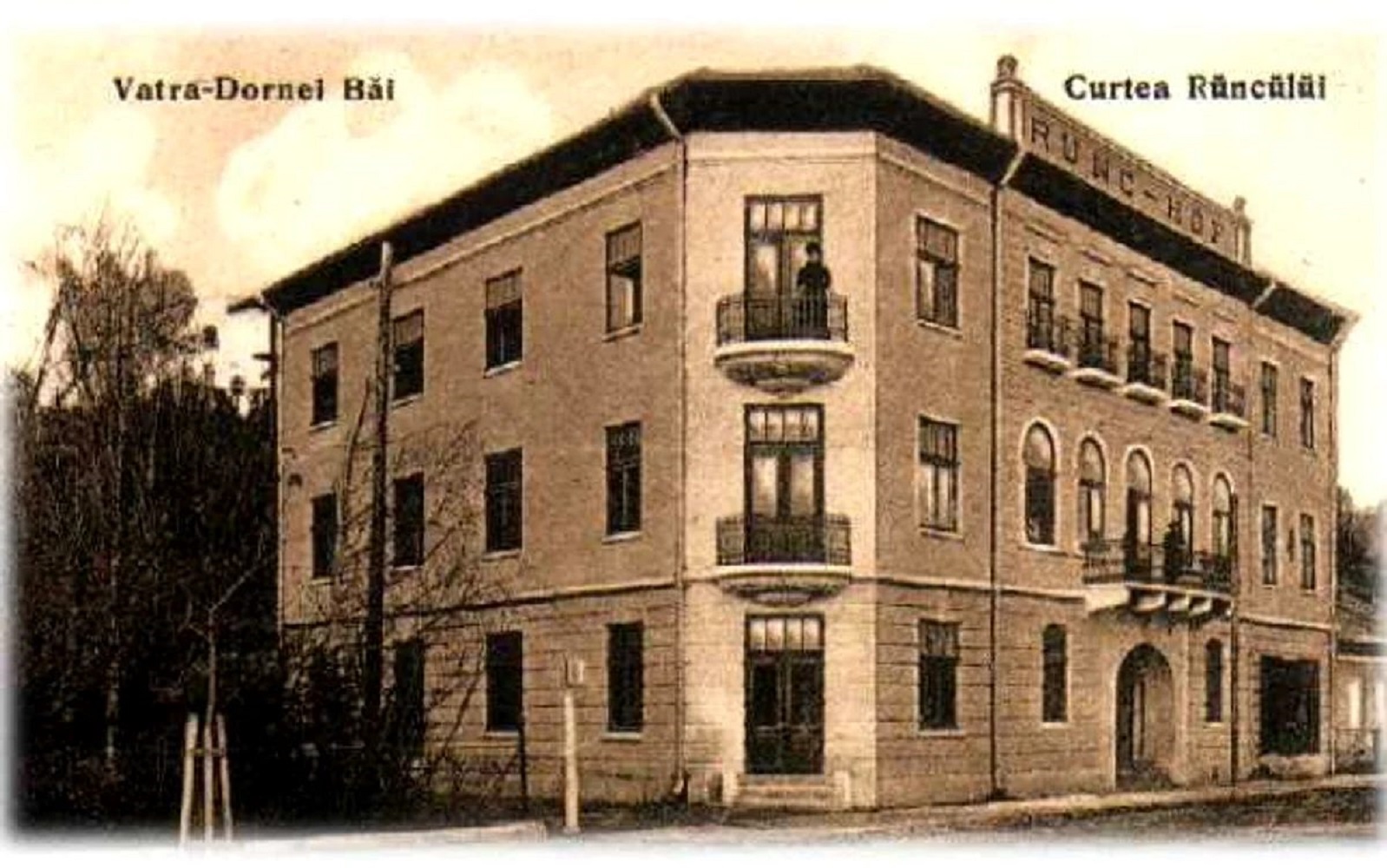 O clădire în care au învățat mii de dorneni, propusă spre demolare, salvată de jandarmi