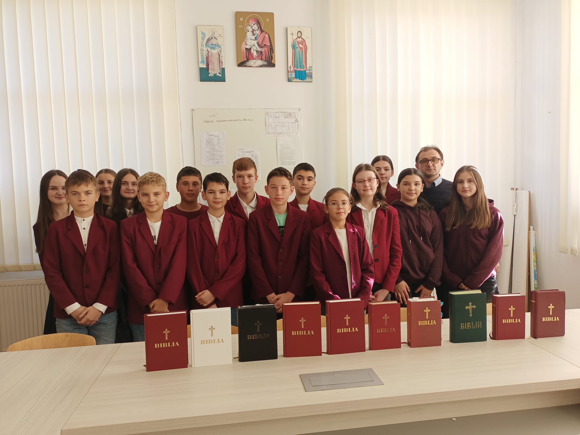 La Suceava, de Ziua Bibliei, peste 7500 de elevi au citit întreaga Sfântă Scriptură într-o singură oră