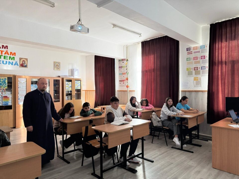 „Ora de Biblie” 2025: Liceul Teoretic „Iorgu Vârnav Liteanu” din Liteni, alături de cei peste 7.500 de elevi care au citit integral Scriptura într-o oră „Ora de Biblie” 2025: Liceul Teoretic „Iorgu Vârnav Liteanu” din Liteni, alături de cei peste 7.500 de elevi care au citit integral Scriptura într-o oră