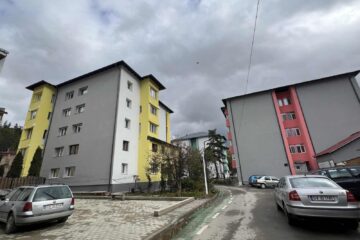 Primăria Vatra Dornei se apropie de finalizarea lucrărilor de reabilitare energetică a 20 de blocuri din municipiu Primăria Vatra Dornei se apropie de finalizarea lucrărilor de reabilitare energetică a 20 de blocuri din municipiu