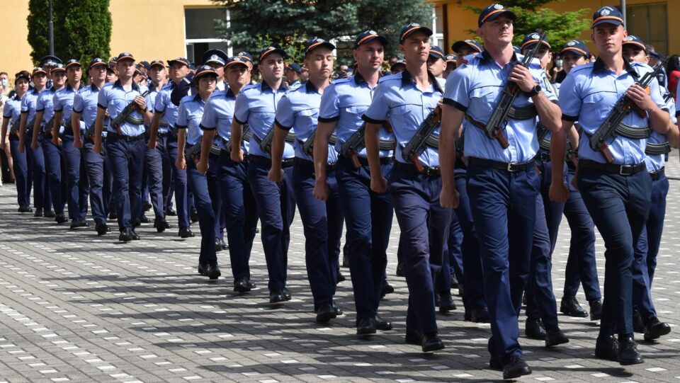Cifrele din Suceava bat scenariile fataliste care avertizau că nu mai este interes pentru cariera de polițist sau jandarm Cifrele din Suceava bat scenariile fataliste care avertizau că nu mai este interes pentru cariera de polițist sau jandarm