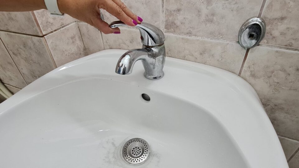 Întrerupere a furnizării apei potabile joi, în 11 localități sucevene