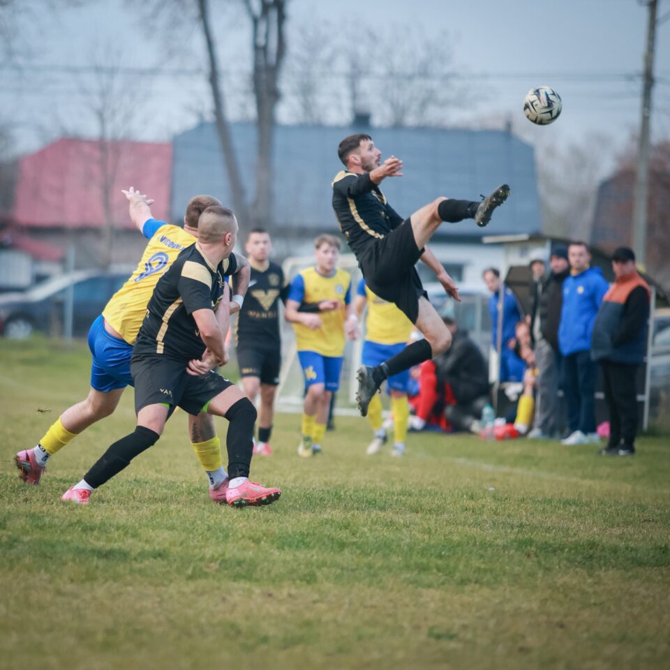 Sezonul de toamnă al Ligii a IV-a se încheie cu duelul primelor două clasate