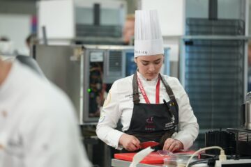 O elevă din Vatra Dornei a impresionat la o competiție de gătit din Belgia