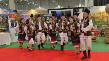 Produsele tradiționale și obiceiurile atrag un număr mare de vizitatori la standul Bucovinei de la Târgul de Turism al României