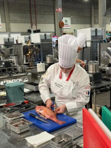 O elevă din Vatra Dornei a impresionat la o competiție de gătit din Belgia