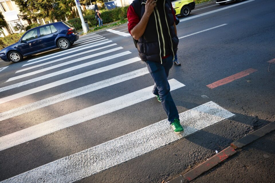 Trei persoane, lovite pe treceri de pietoni în aceeași zi Trei persoane, lovite pe treceri de pietoni în aceeași zi