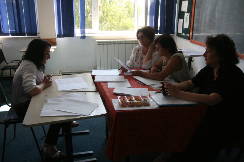 Începe simularea examenului de bacalaureat. Sunt așteptați circa 5.700 de elevi Începe simularea examenului de bacalaureat. Sunt așteptați circa 5.700 de elevi