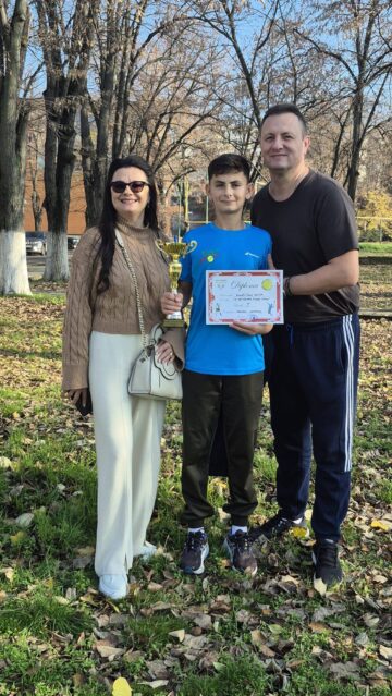 Performanță dublă pentru fălticeneanul David Arcip: excelență academică la Oxford și titlu de campion național la tenis U16