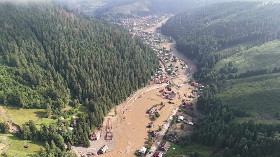 O nouă campanie umanitară demarată de Crucea Roşie Suceava pentru familiile din Broșteni afectate de inundații