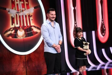 Constantin Popescu și fiica sa Eva au impresionat juriul de la „Chefi la cuțite” cu un borș de fasole cu afumătură în bol de pâine și cu clătite